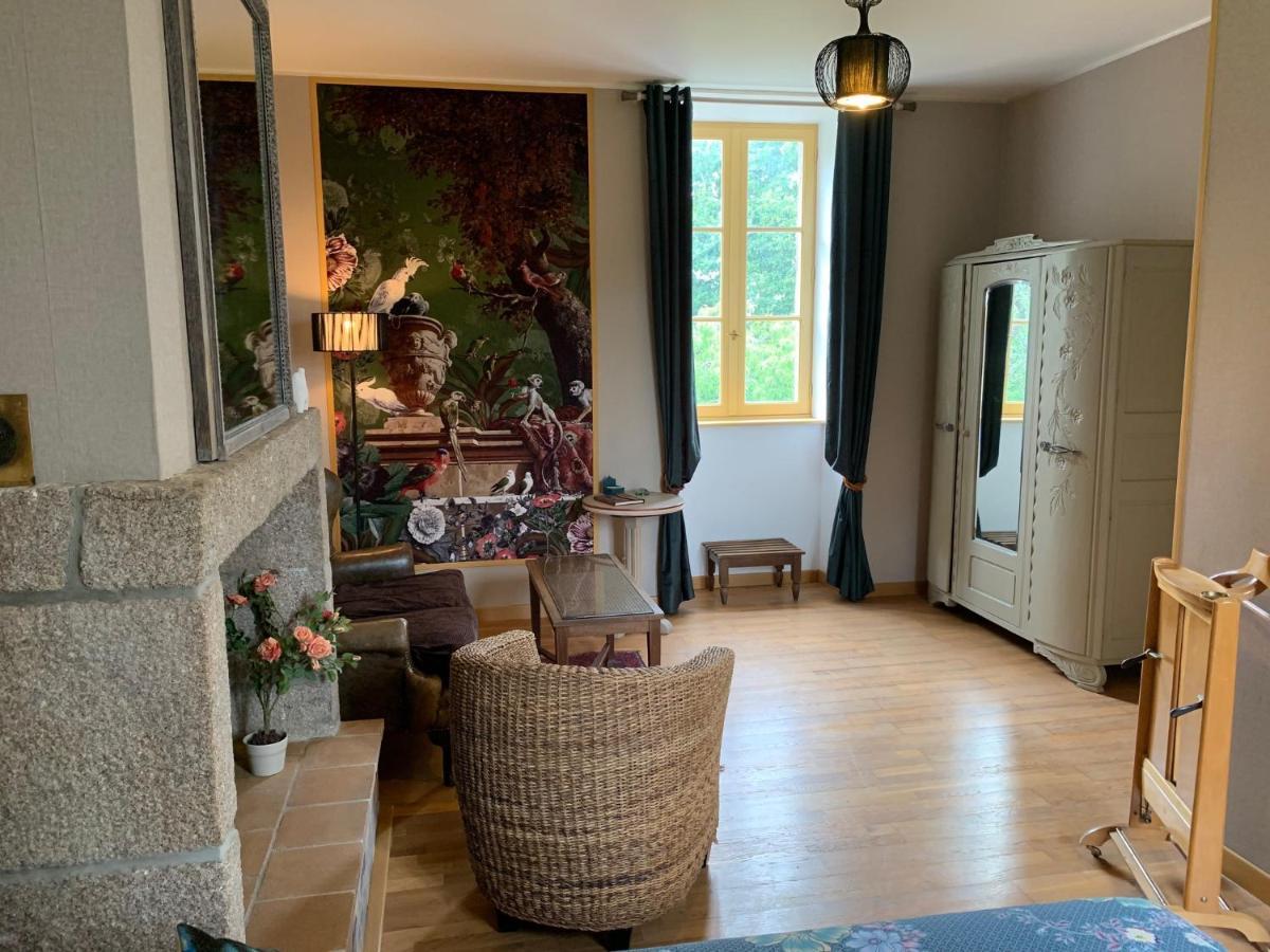 مبيت وإفطار Isigny-le-Buat Le Petit Manoir المظهر الخارجي الصورة