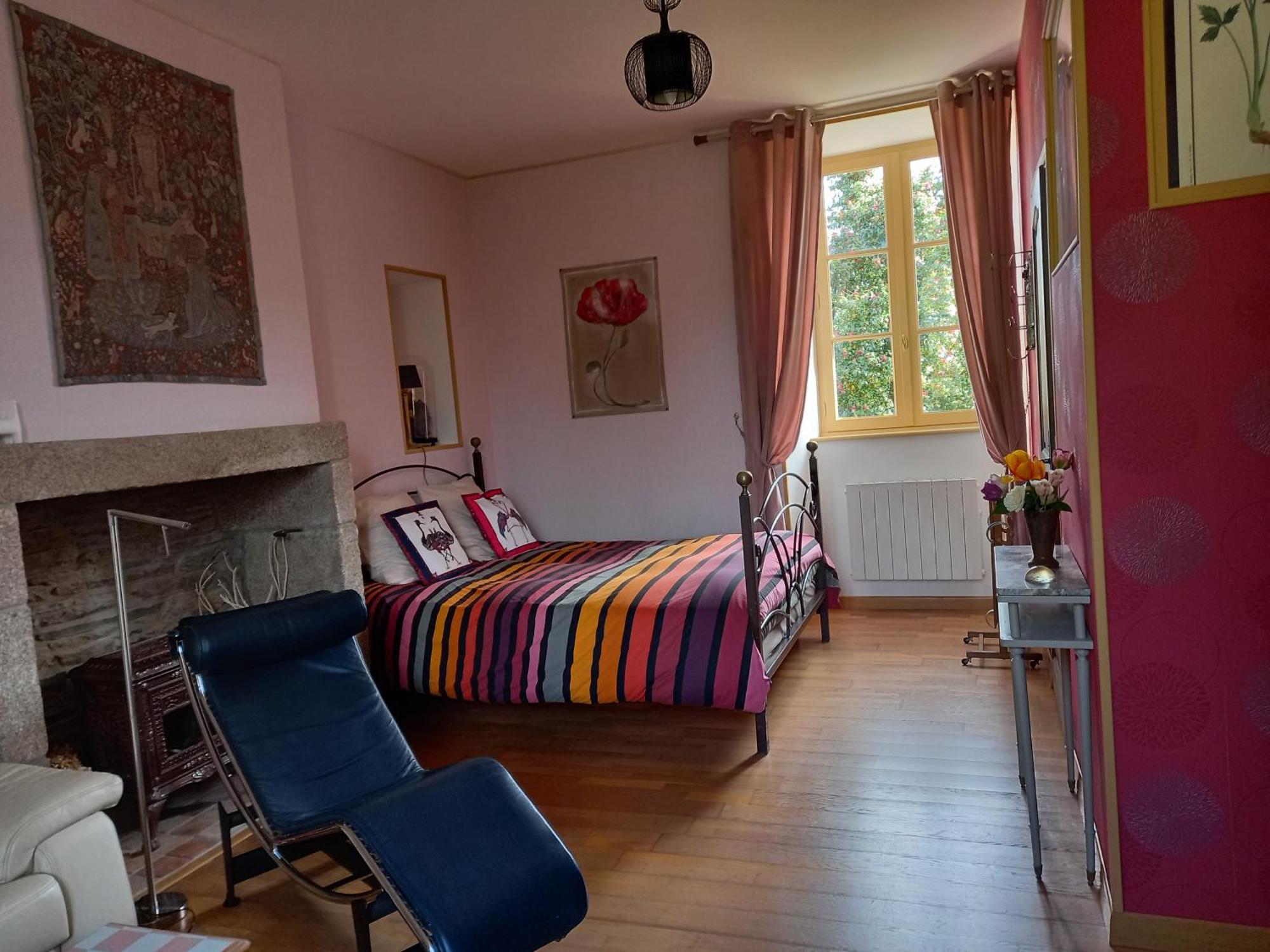 مبيت وإفطار Isigny-le-Buat Le Petit Manoir المظهر الخارجي الصورة